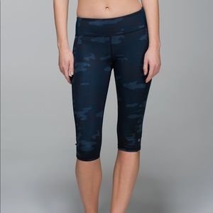 Lululemon Heather camo clip-in crops